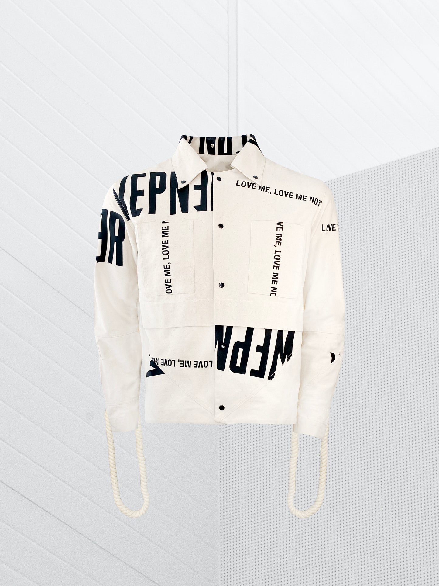 W ESSENTIAL RE-ENGINEERED JACKET